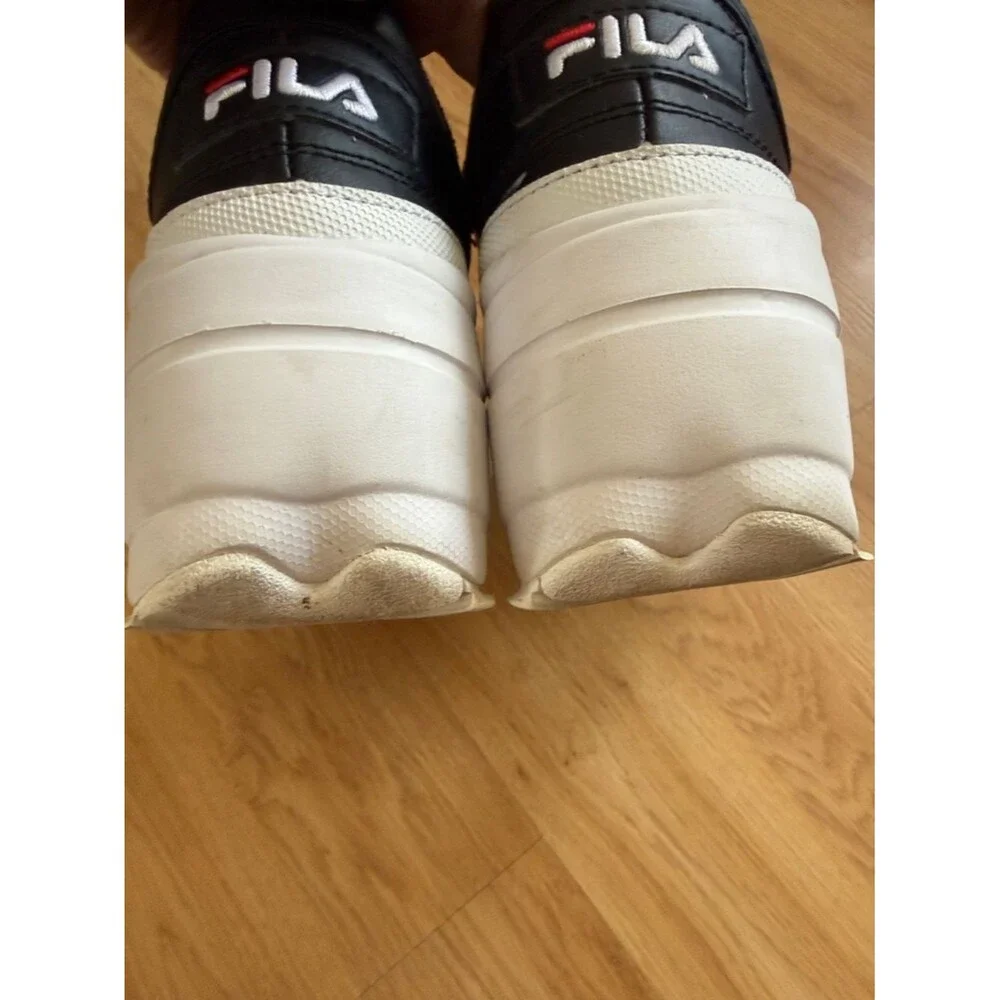 FILA Disruptor II Black Leather Platform Sneakers Size 5.5